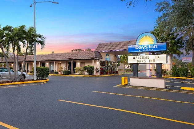Gallery - Days Inn By Wyndham St. Petersburg Central