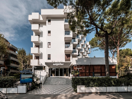 Gallery - Hotel Augustus