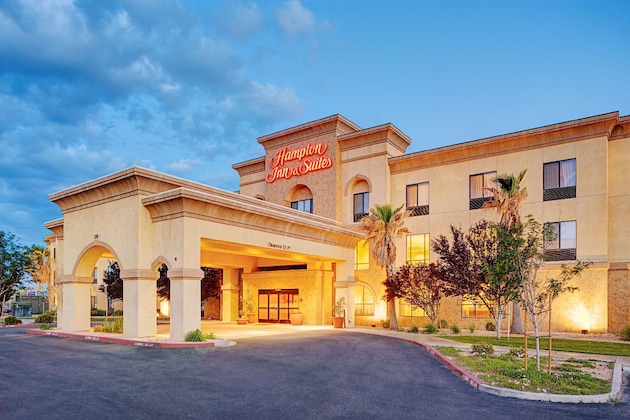 Gallery - Hampton Inn & Suites Lancaster