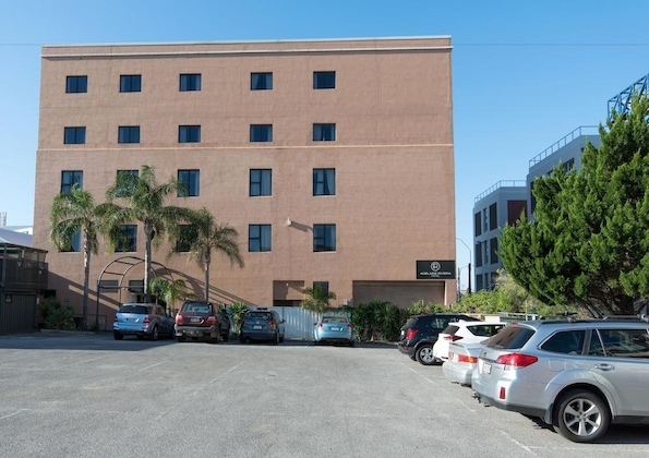 Gallery - Adelaide Riviera Hotel