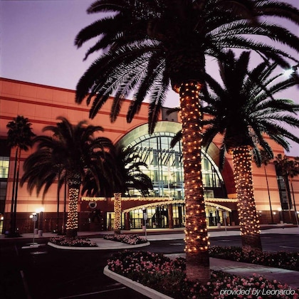 Gallery - Hotel Fera Anaheim, A DoubleTree By Hilton Hotel