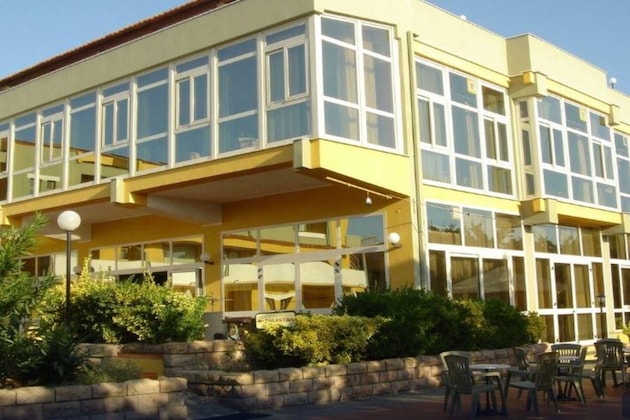 Gallery - Club Malaspina Hotel & Resort
