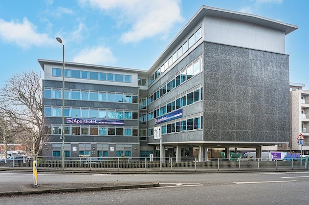 Gallery - Saco Aparthotel Farnborough