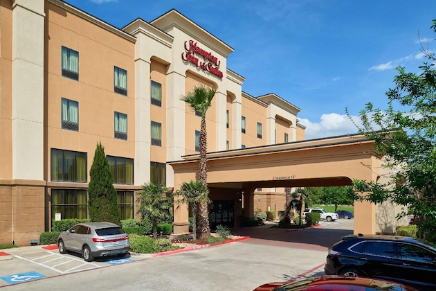 Gallery - Hampton Inn & Suites Buda