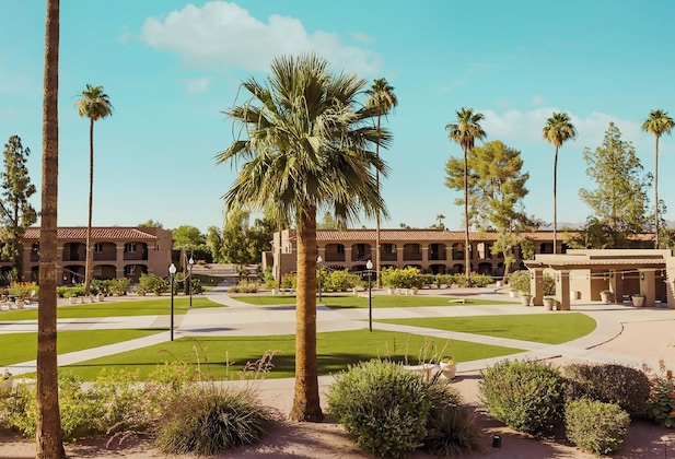 Gallery - The Scottsdale Plaza Resort & Villas