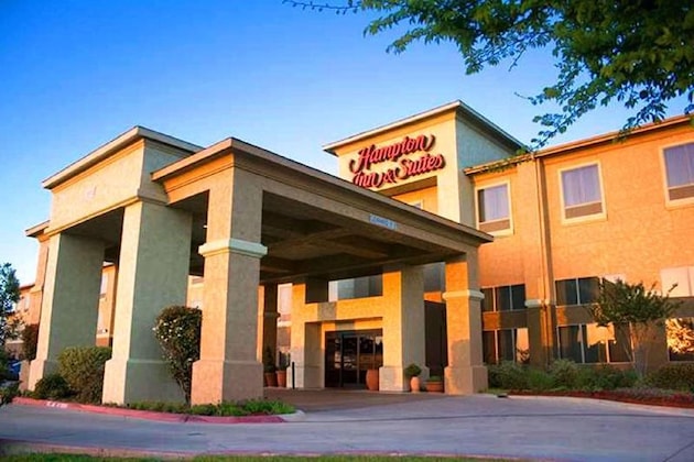 Gallery - Hampton Inn & Suites Denton