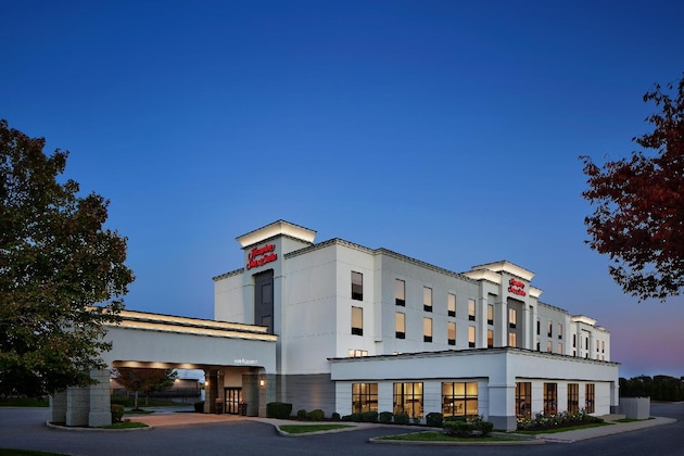Gallery - Hampton Inn & Suites