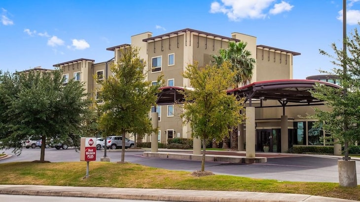 Gallery - Best Western Plus Lackland Hotel & Suites