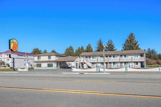 Gallery - Super 8 By Wyndham Crescent City