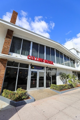 Gallery - Collins Hotel