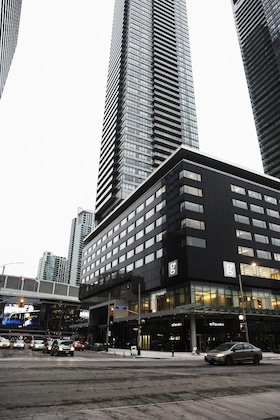 Gallery - Le Germain Hotel Toronto Maple Leaf Square