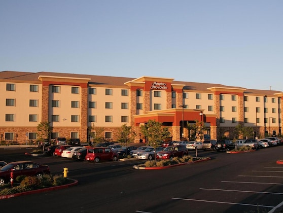 Gallery - Hampton Inn & Suites Folsom