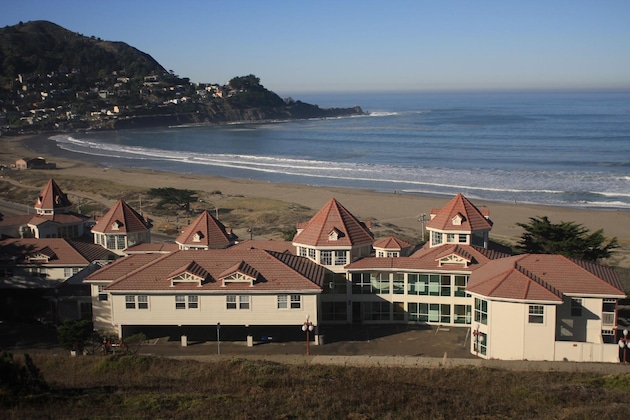 Gallery - Pacifica Beach Hotel