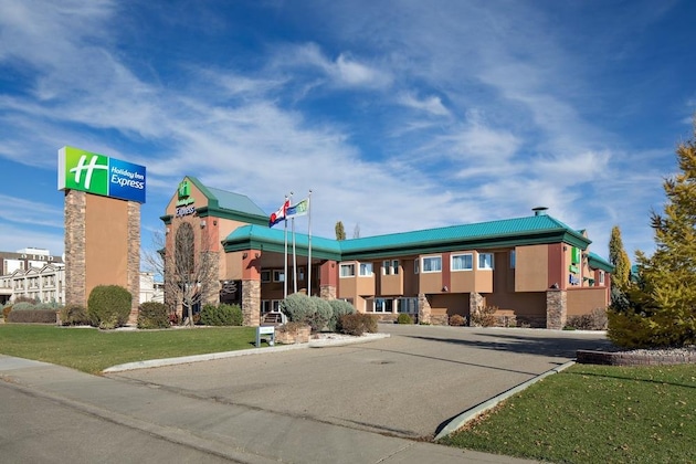 Gallery - Holiday Inn Express Red Deer By Ihg