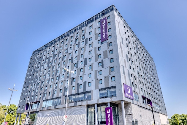 Gallery - Premier Inn London Gatwick Airport