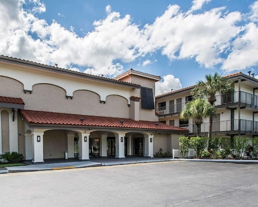 Gallery - Quality Inn & Suites By The Parks