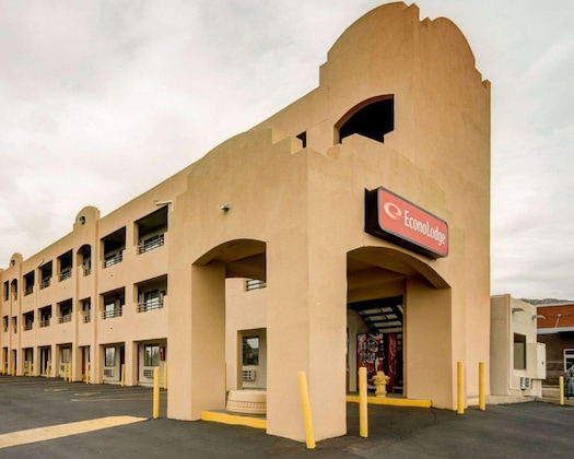 Gallery - Econo Lodge East