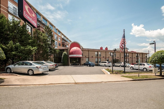 Gallery - Econo Lodge Metro
