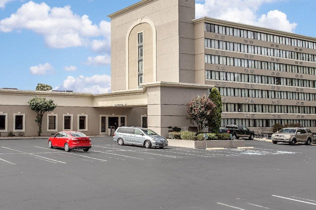 Gallery - Ramada By Wyndham Winston-Salem