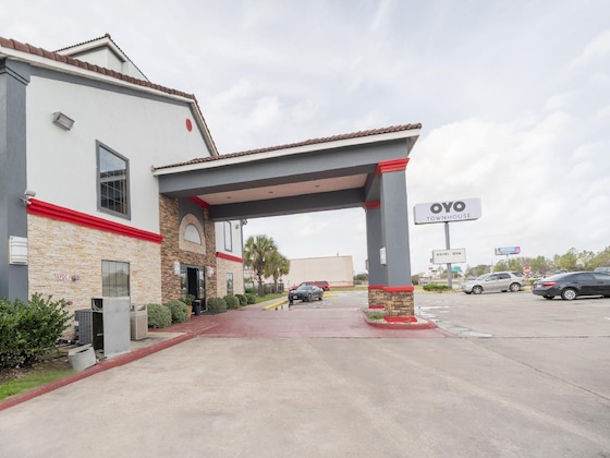 Gallery - Baymont By Wyndham Houston North