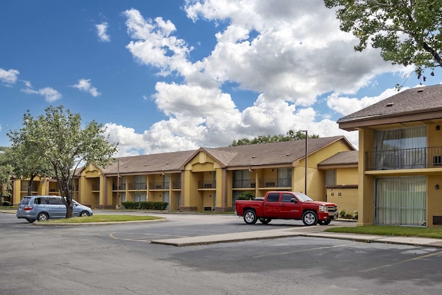 Gallery - Quality Inn & Suites Nrg Park