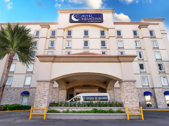 Gallery - Hotel Mesaluna Near American Consulate