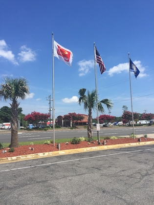 Gallery - Econo Lodge Inn & Suites I-64 & Us 13