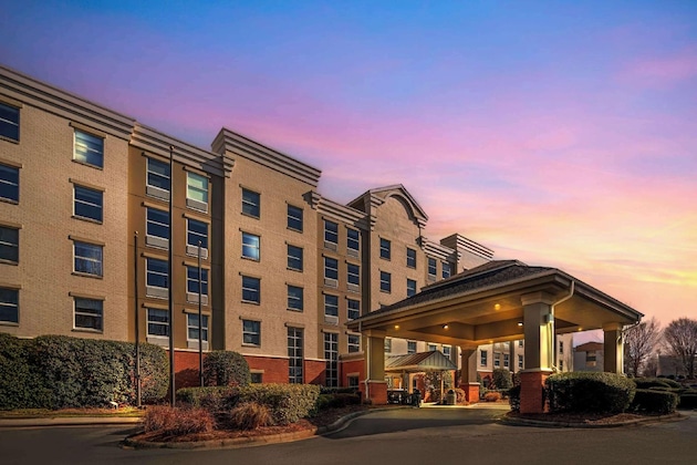 Gallery - Comfort Suites Near Birkdale Village- Huntersville