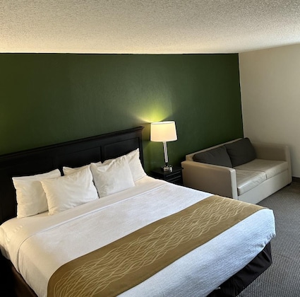 Gallery - Boarders Inn & Suites By Cobblestone Hotels - Munising