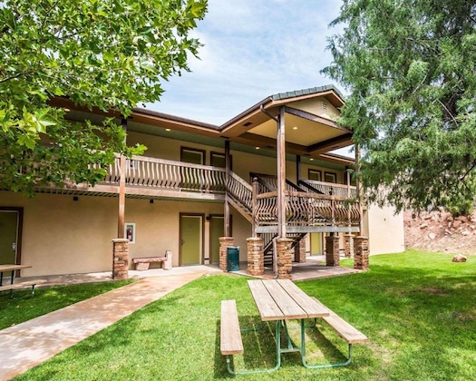 Gallery - Montclair Inn & Suites
