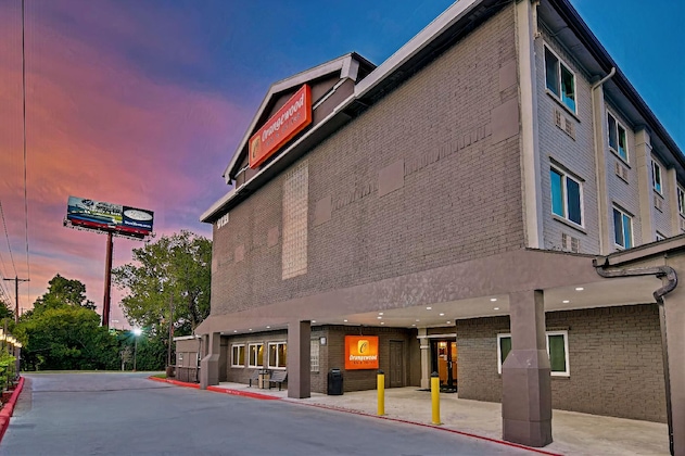 Gallery - Orangewood Inn & Suites