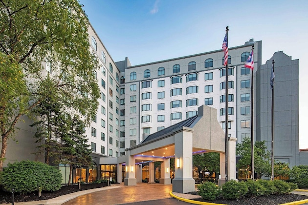 Gallery - Sheraton Suites Columbus Worthington