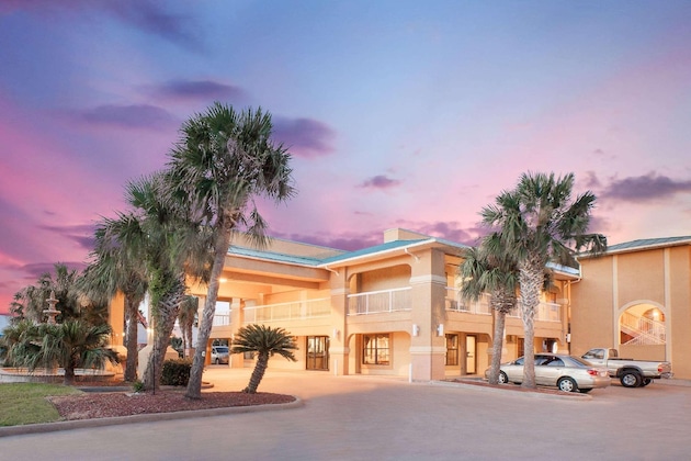 Gallery - Super 8 By Wyndham Corpus Christi