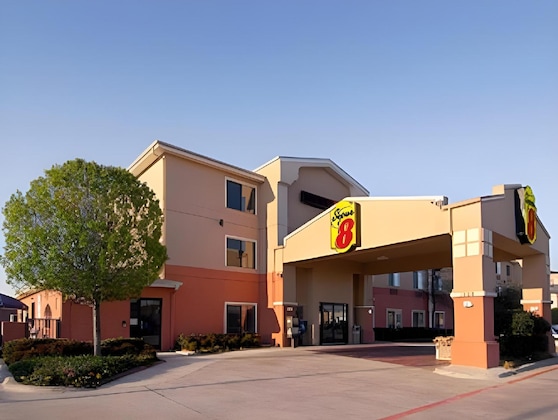 Gallery - Super 8 By Wyndham Fort Worth North