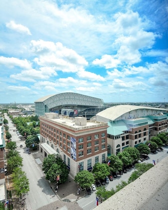 Gallery - The Westin Houston Downtown