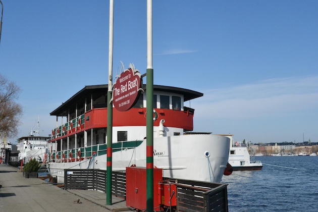 Gallery - The Red Boat And Ran