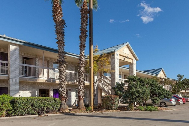 Gallery - Econo Lodge Downtown South