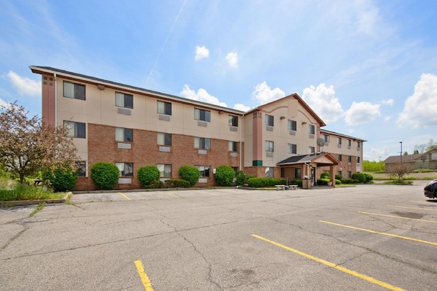 Gallery - Oyo Hotel Portage I-94