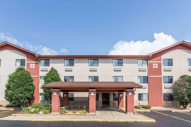 Gallery - Super 8 By Wyndham St. Charles