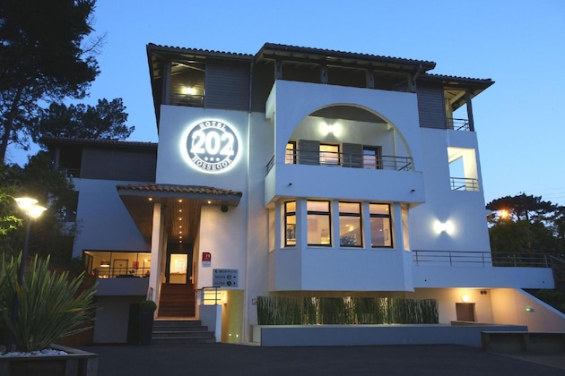 Gallery - Hotel 202