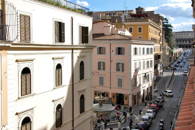Gallery - Hqh Colosseo Daplace Collection