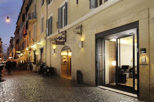 Gallery - Mario De Fiori 37