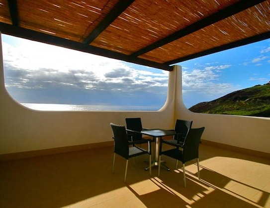 Gallery - Kuddie Rosse Eco-Friendly Residence