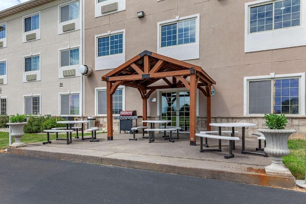 Gallery - Comfort Suites Delavan - Lake Geneva Area