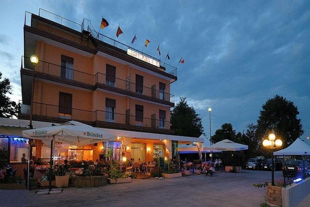 Gallery - Primavera Hotel