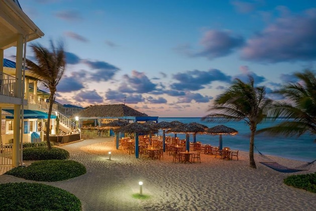 Gallery - Wyndham Reef Resort - All Inclusive