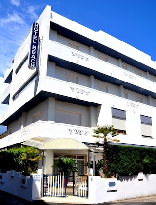 Gallery - Hotel Beach