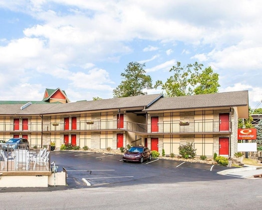 Gallery - Econo Lodge Inn & Suites on the River