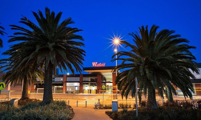 Gallery - Nightcap At Shoppingtown Hotel