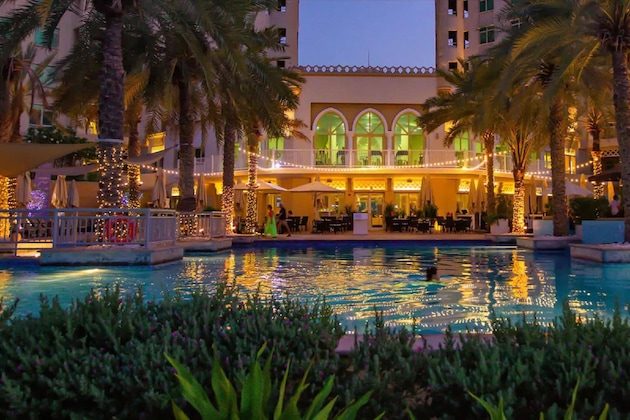 Gallery - Mövenpick Hotel Jumeirah Lakes Towers